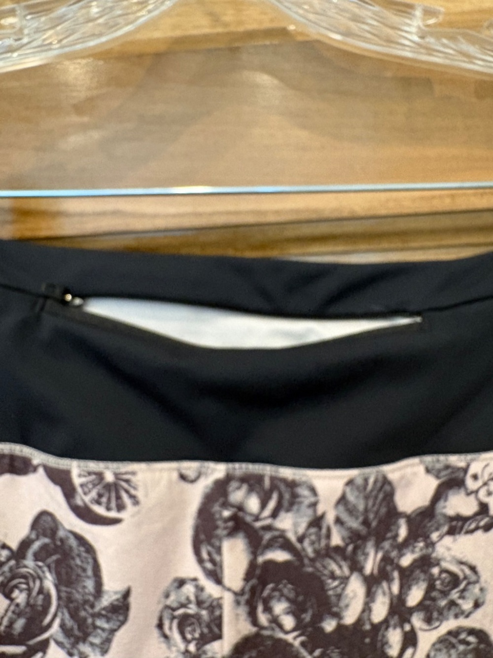 Running Shorts Oiselle Roga Built in Brief Botanical Toile Print Size 10 - Picture 6 of 9